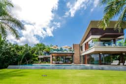 Estate Taurus  in Kupuri Oceanfront, Private Pool, Design