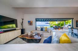 Villa Aurora