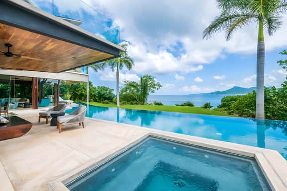 Estate Taurus  in Kupuri Oceanfront, Private Pool, Design