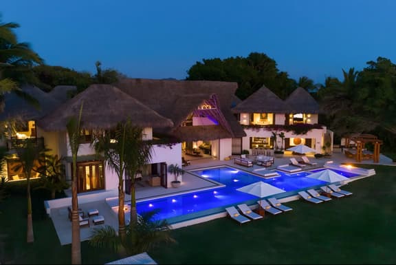 Casa Familia