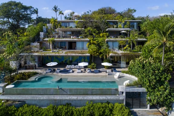 Valhalla –  Luxury Villa
